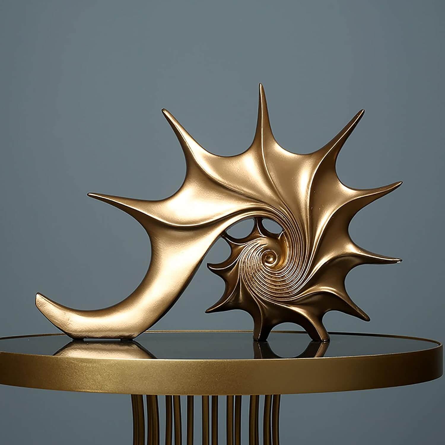 Eine Muschel Skulptur als eleganter Blickfang für jeden Raum