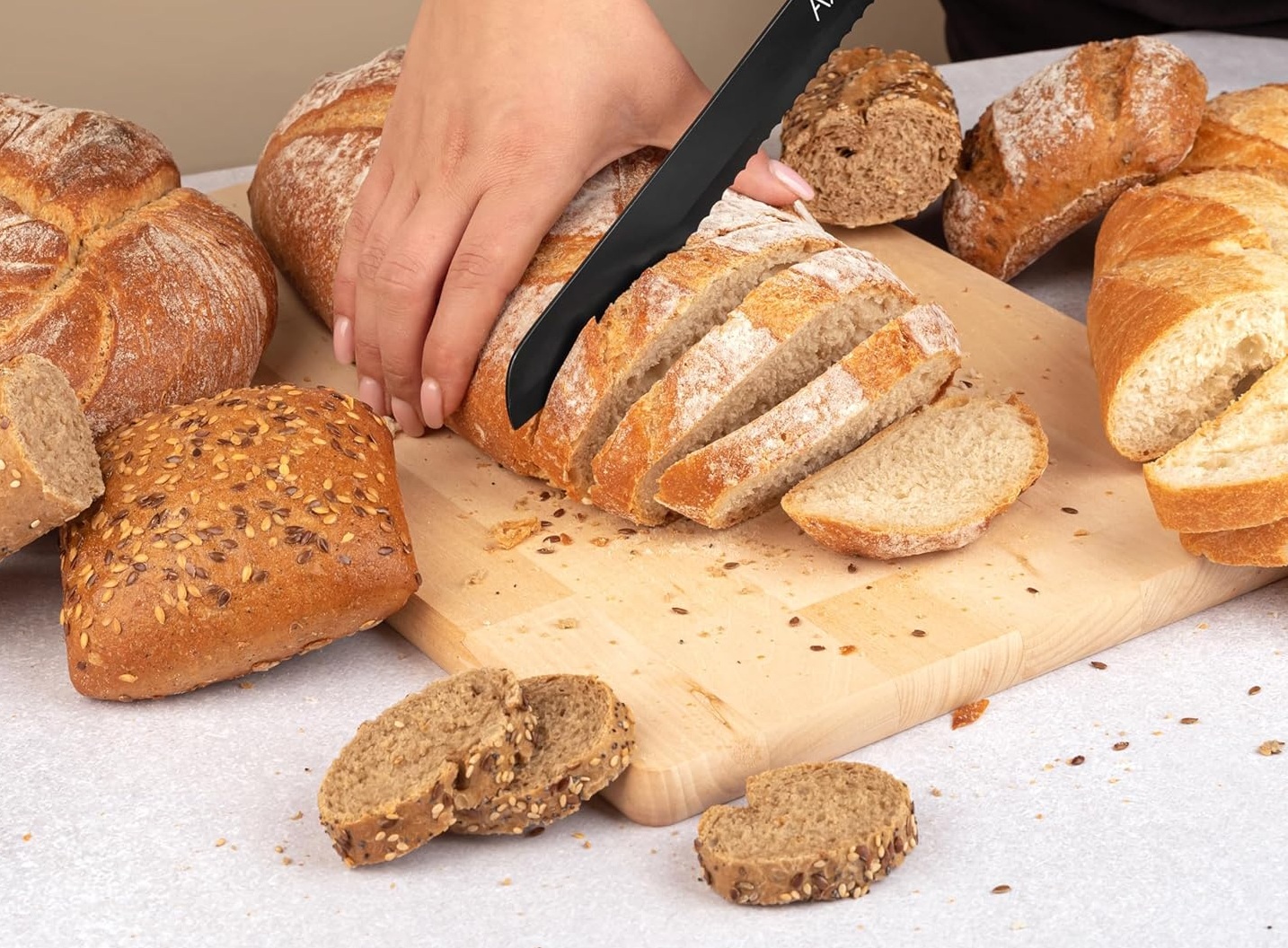 Axer Brotmesser Wellenschliff - 20 cm Klingenlänge - Großes Brotmesser