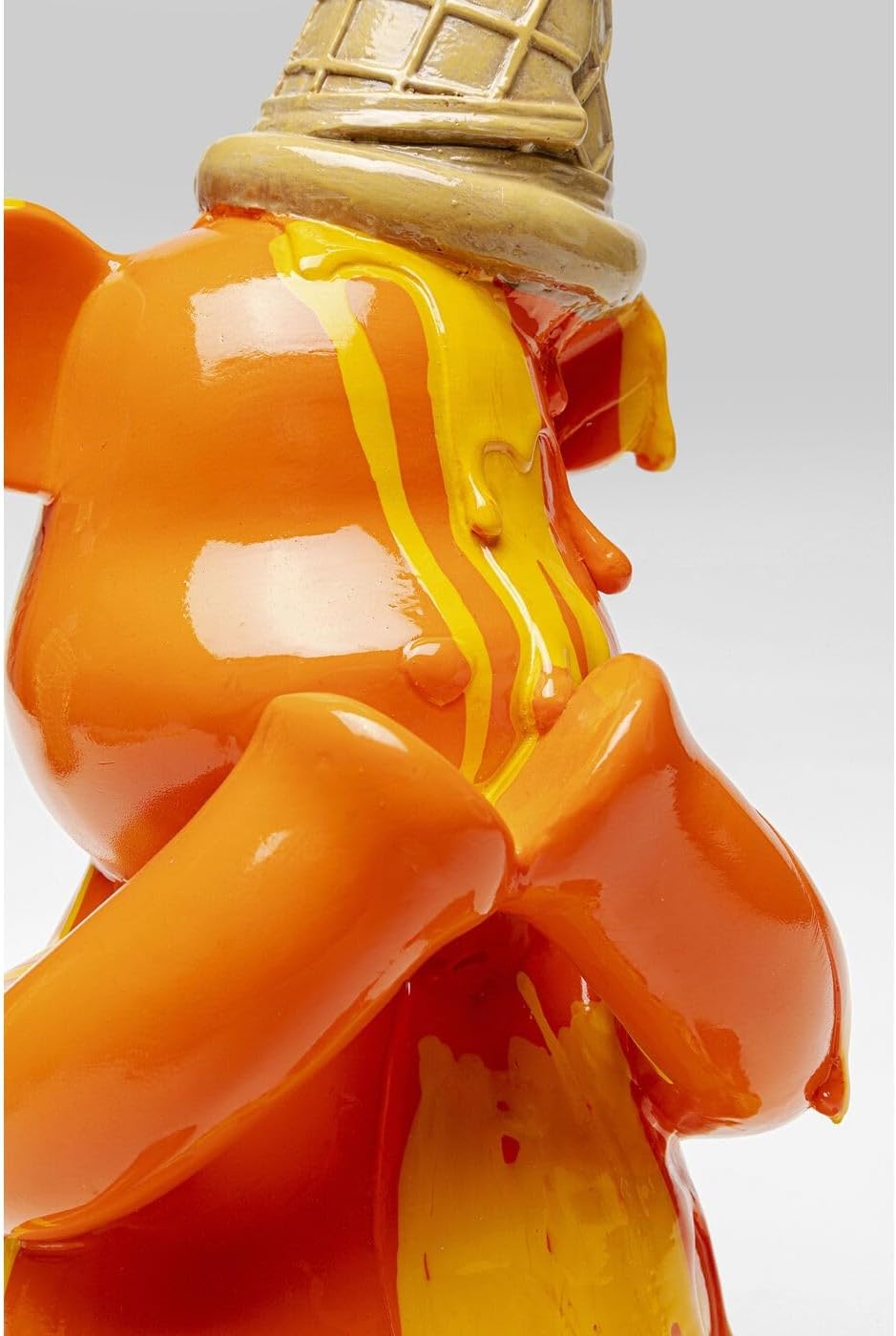 Kare Design Sitting Gelato Bear – Verspieltes Design-Statement mit künstlerischem Charme